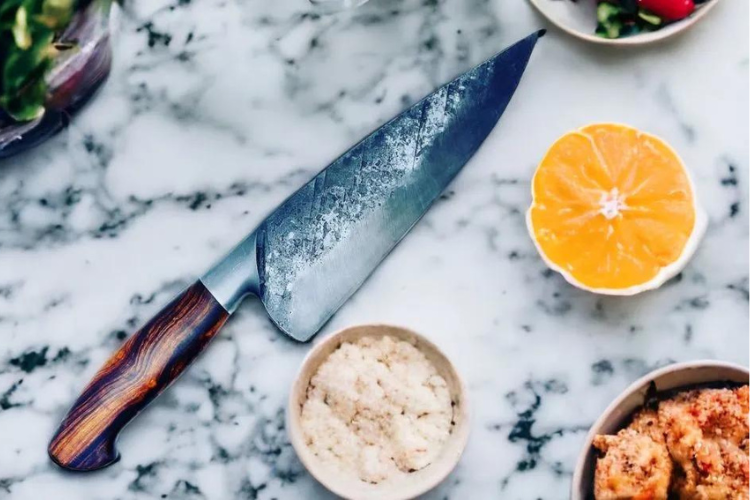 Custom Kitchen Knives: Premium Preference for Cooking Enthusiasts